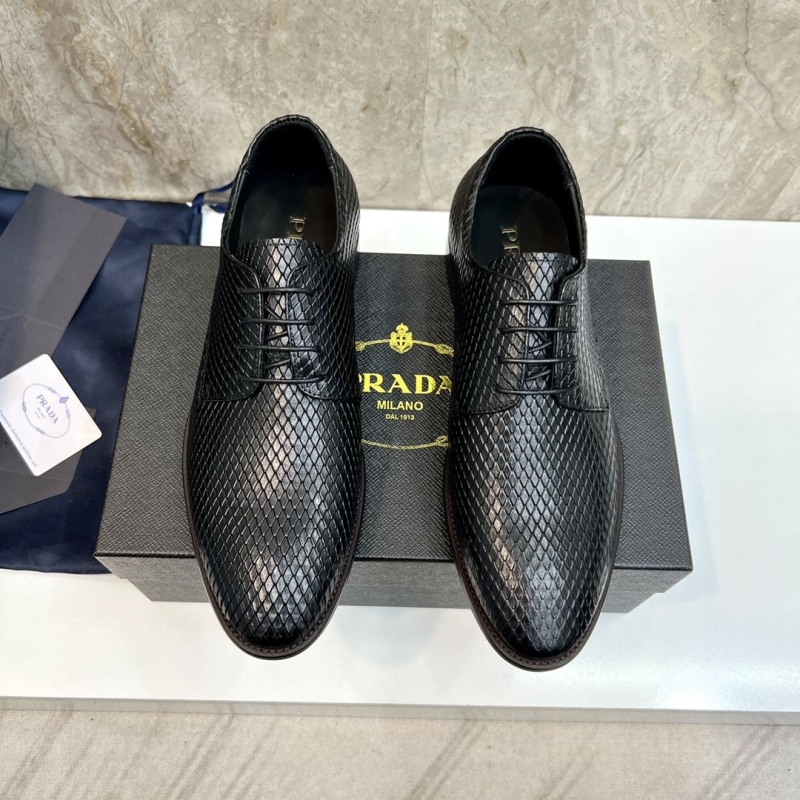 Pra*a leather shoes